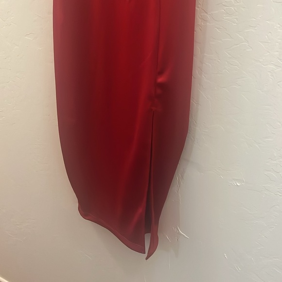 Satin Red dress - Picture 4 of 6